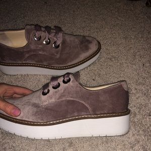 Light purple velvet platform sneakers